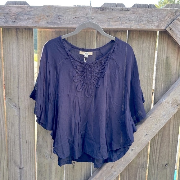 Ya Los Angeles Boho Embroidered Butterfly Cut Cape Style Navy Blouse NWT - Picture 1 of 9